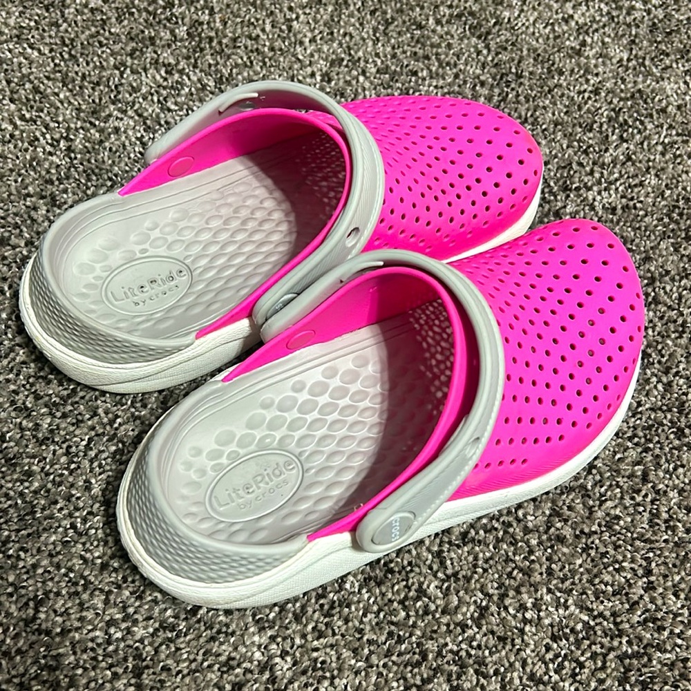Crocs - Picture 2 of 3